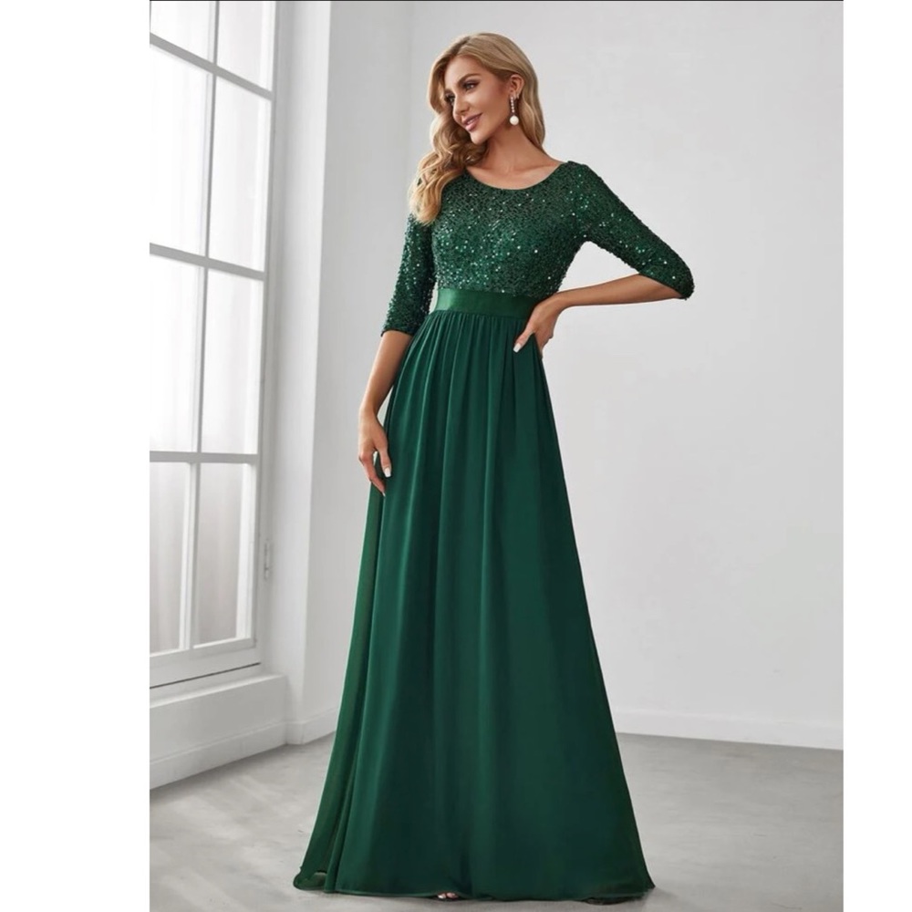 Evening emerald green dress!